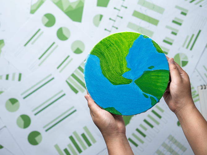 Branchenumfrage Green Energy 2026: Wie finanziert sich die Energiewende in Österreich und Deutschland?